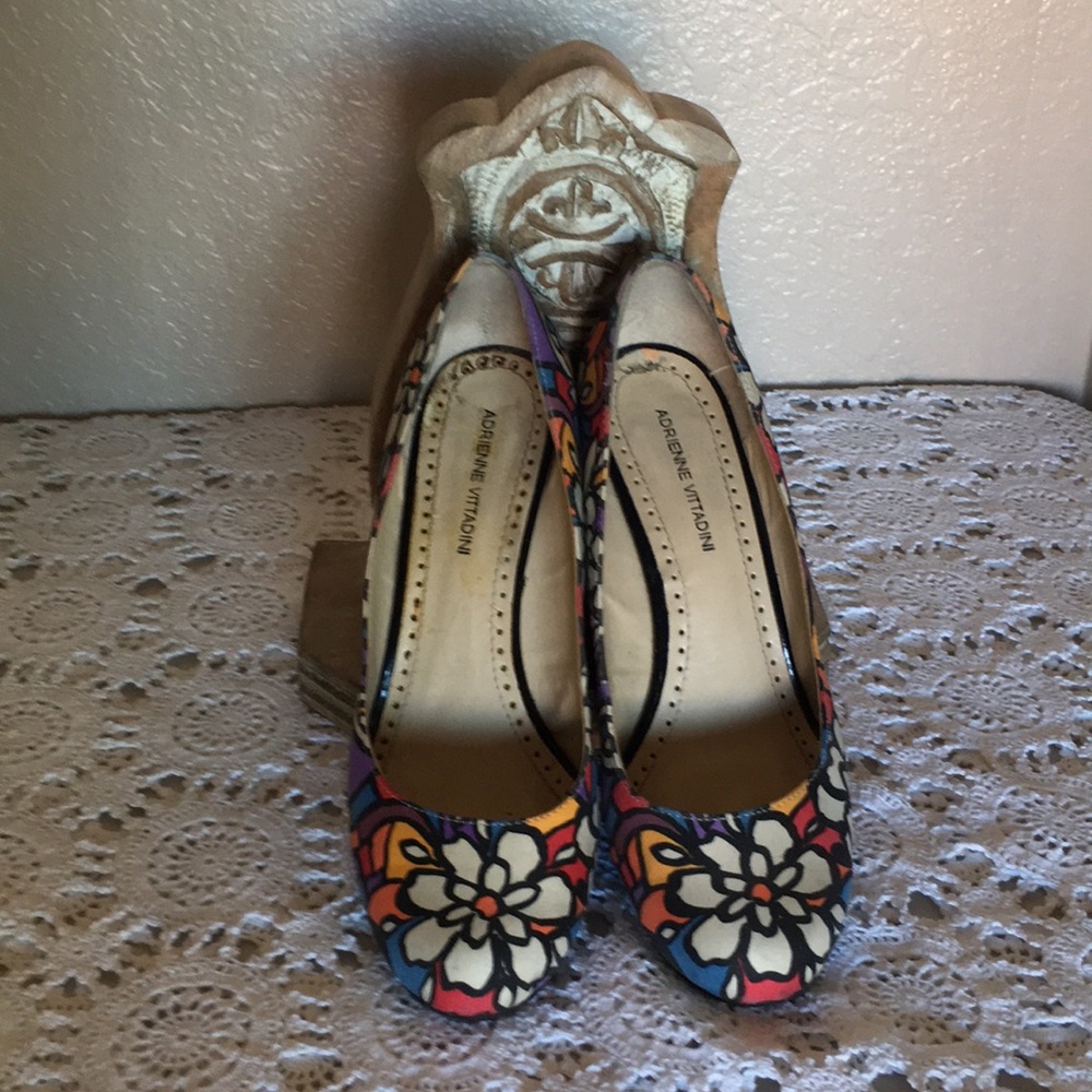 Wedge flower shoe